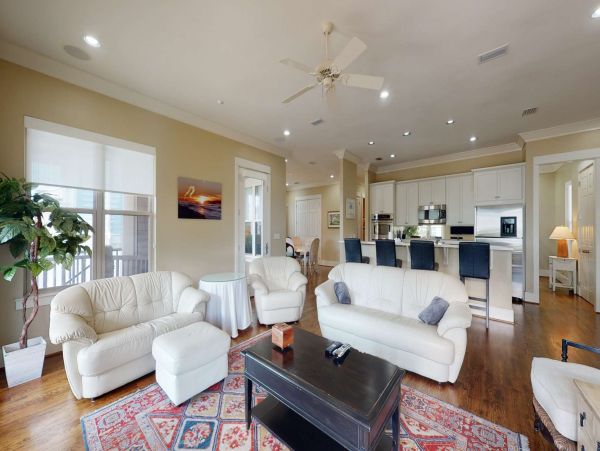 Miramar Vacation Home Four Bedroom Walk to Beach