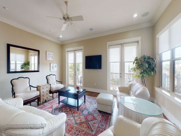 Miramar Vacation Home Four Bedroom Walk to Beach