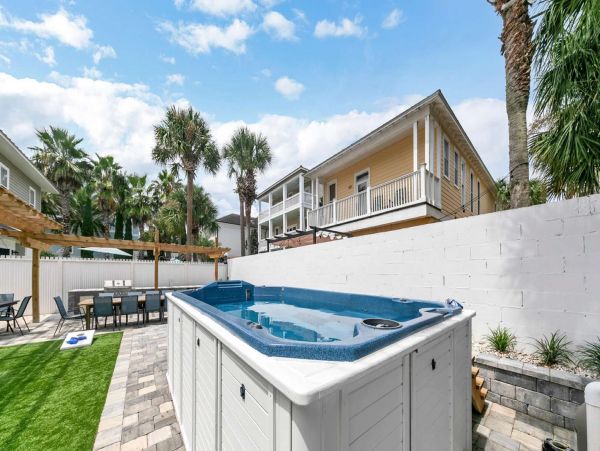 Miramar Beach Vacation Home Five Bedroom Walk to Beach