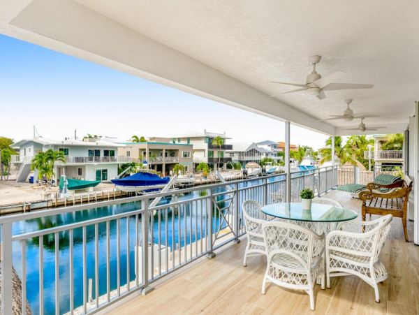 Canal-Front Home with 4 Bedrooms in Islamorada