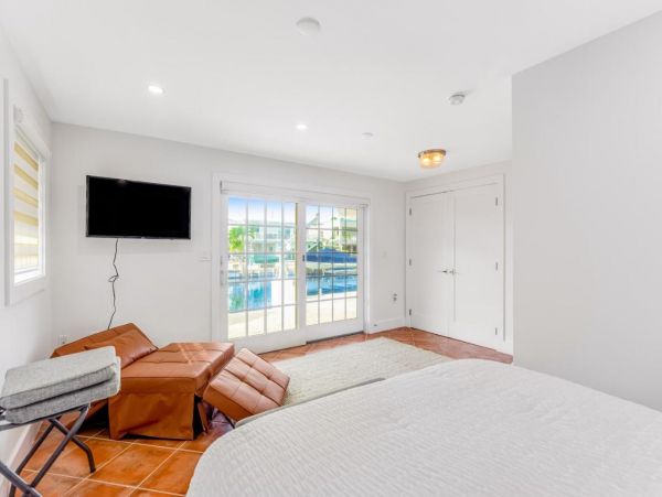 Canal-Front Home with 4 Bedrooms in Islamorada