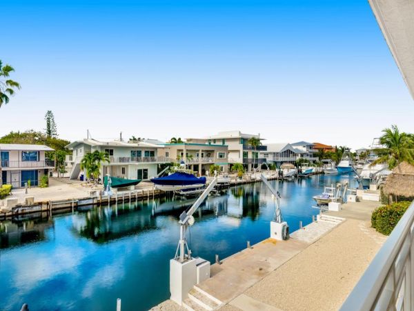 Canal-Front Home with 4 Bedrooms in Islamorada