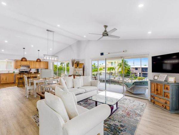 Canal-Front Home with 4 Bedrooms in Islamorada