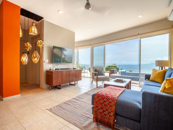 Puerto Vallarta 2 Bed/2.5 Bath Oasis with Pool & Spectacular Bay Views
