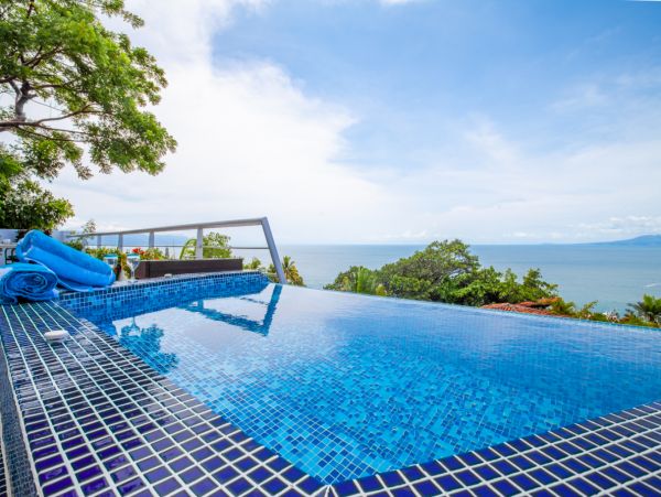 Puerto Vallarta 2 Bed/2.5 Bath Oasis with Pool & Spectacular Bay Views