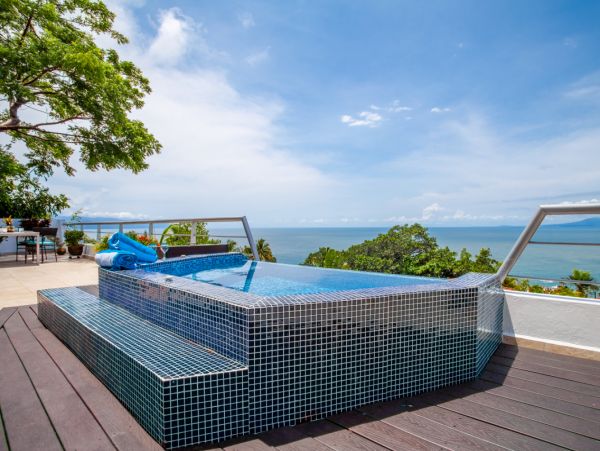 Puerto Vallarta 2 Bed/2.5 Bath Oasis with Pool & Spectacular Bay Views