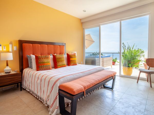 Puerto Vallarta 2 Bed/2.5 Bath Oasis with Pool & Spectacular Bay Views