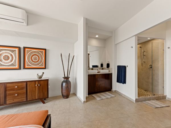 Puerto Vallarta 2 Bed/2.5 Bath Oasis with Pool & Spectacular Bay Views