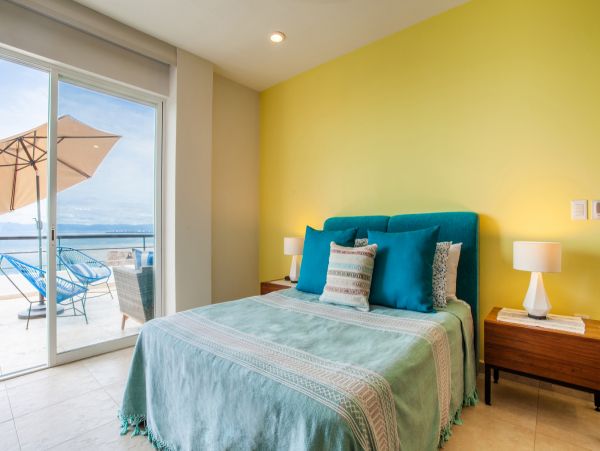 Puerto Vallarta 2 Bed/2.5 Bath Oasis with Pool & Spectacular Bay Views