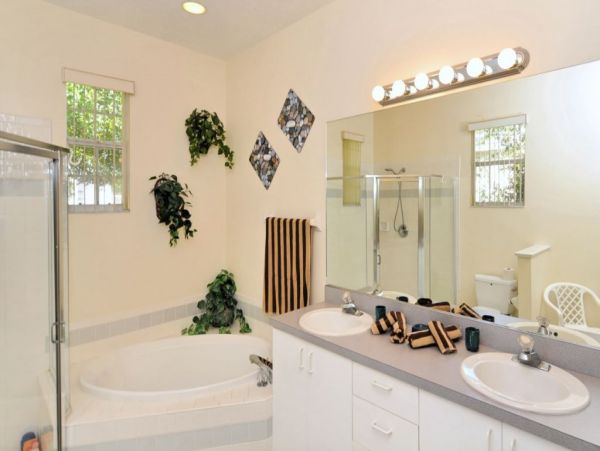 Pool Home Only 2 Miles to Siesta Key Beaches
