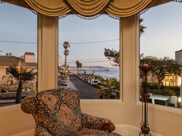 Ocean View Six Bedroom Rental Home in Pacific Beach