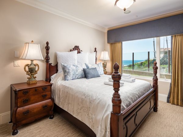 Ocean View Six Bedroom Rental Home in Pacific Beach