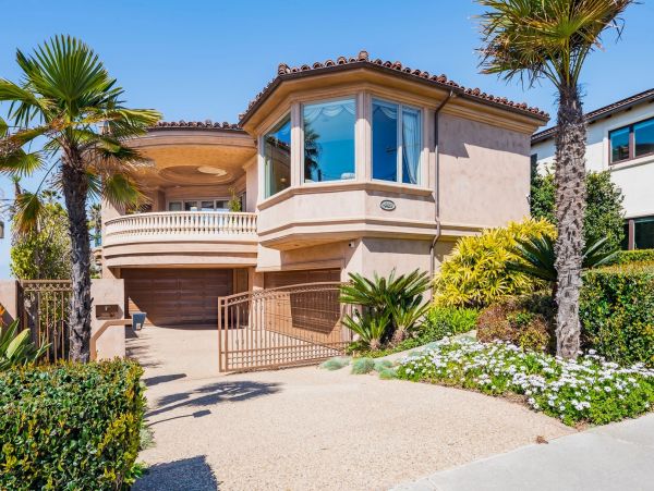 Ocean View Six Bedroom Rental Home in Pacific Beach