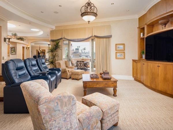 Ocean View Six Bedroom Rental Home in Pacific Beach