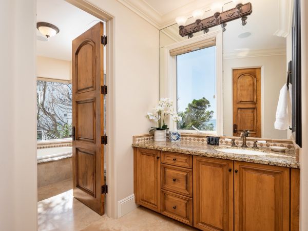 Ocean View Six Bedroom Rental Home in Pacific Beach