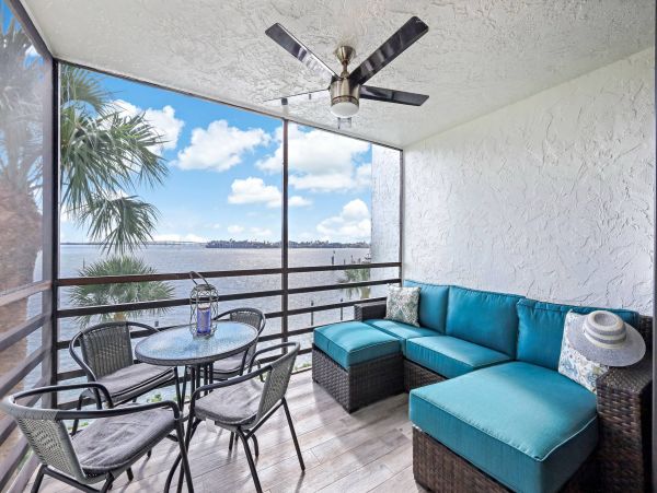Bayfront Luxury Vacation Condo in Marco Island Sleeps 4
