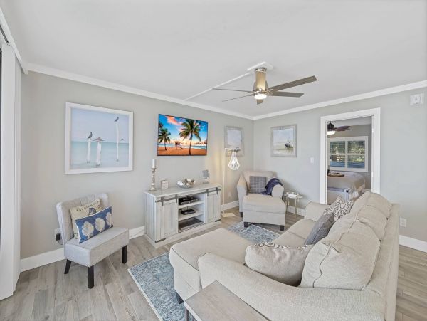 Bayfront Luxury Vacation Condo in Marco Island Sleeps 4