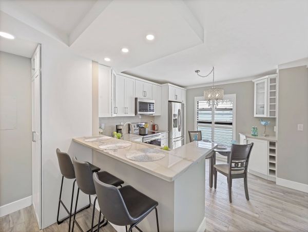 Bayfront Luxury Vacation Condo in Marco Island Sleeps 4