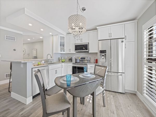 Bayfront Luxury Vacation Condo in Marco Island Sleeps 4