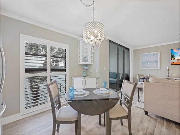 Bayfront Luxury Vacation Condo in Marco Island Sleeps 4