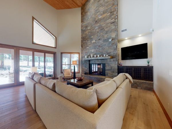 Flagstaff Vacation Rental - Luxury Golf Course Estate