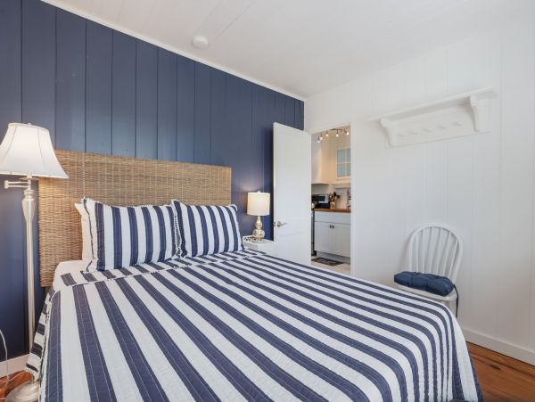 Charming First Floor Vacation Rental with Bay View