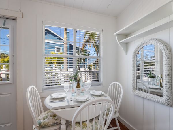 Charming First Floor Vacation Rental with Bay View