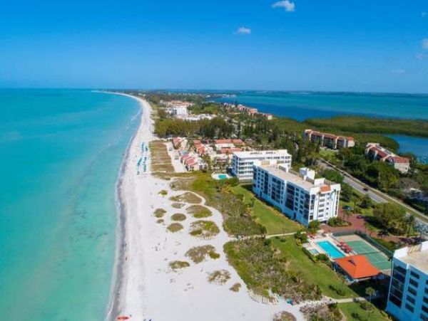 Gulf View 2nd Floor Beachfront Rental