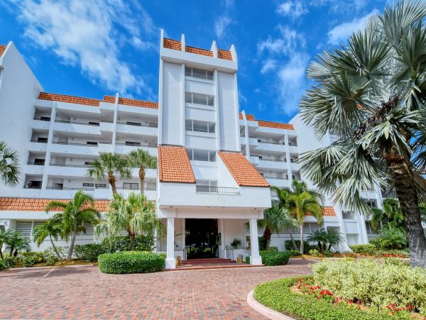 Gulf View 2nd Floor Beachfront Rental
