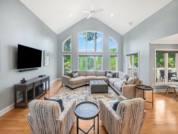 Lake Front Luxury Vacation Home in North Carolina Sleeps 12