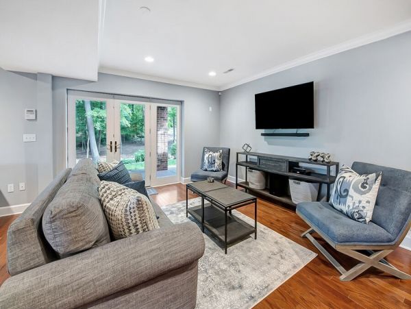 Lake Front Luxury Vacation Home in North Carolina Sleeps 12