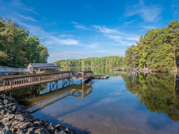 Lake Front Luxury Vacation Home in North Carolina Sleeps 12