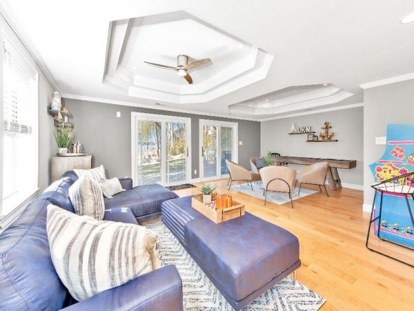 Waterfront Luxury Four Bedroom Rental Home in Lake Norman