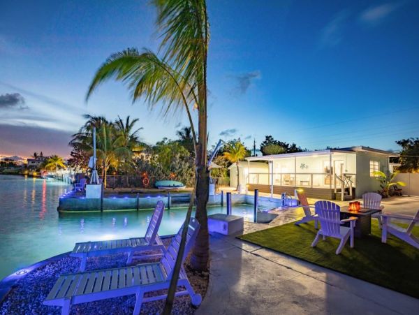 Canal Front Four Bedroom Vacation Home in Key Largo with Dock