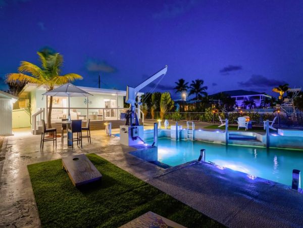 Canal Front Four Bedroom Vacation Home in Key Largo with Dock