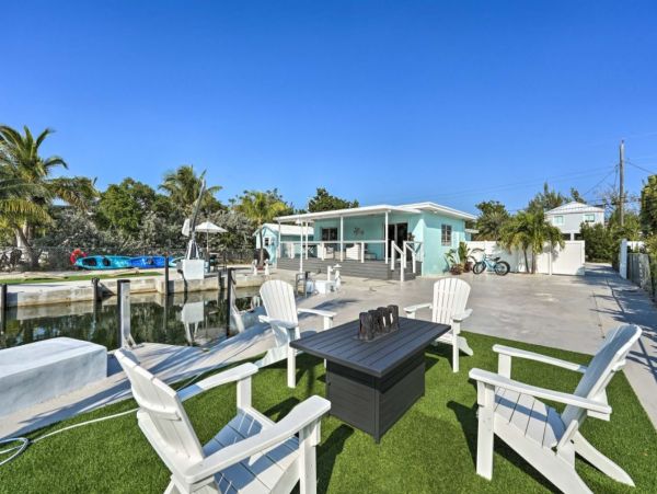 Canal Front Four Bedroom Vacation Home in Key Largo with Dock