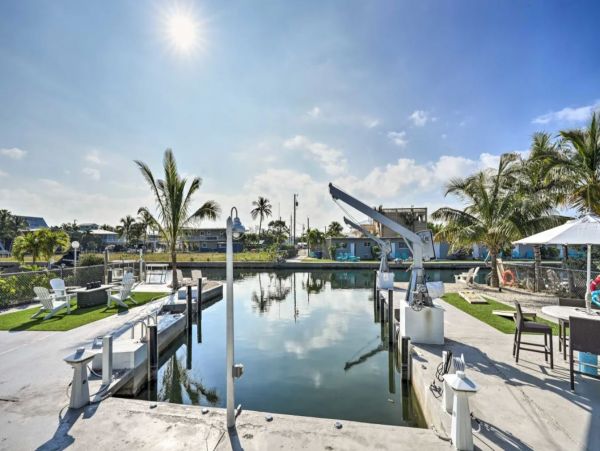Canal Front Four Bedroom Vacation Home in Key Largo with Dock