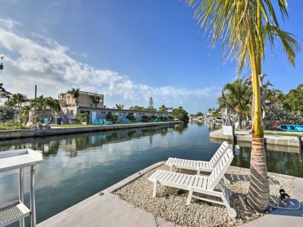 Canal Front Four Bedroom Vacation Home in Key Largo with Dock