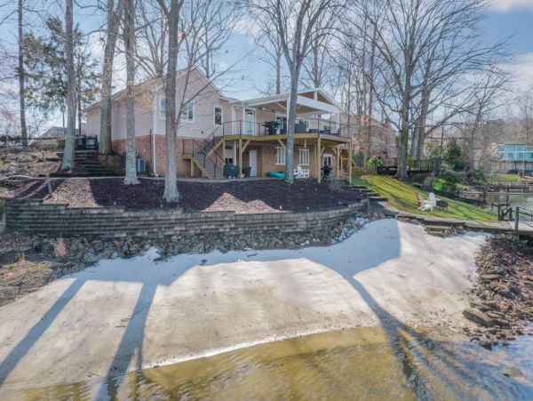 Lake Norman 5 Bedroom Home with Lake View