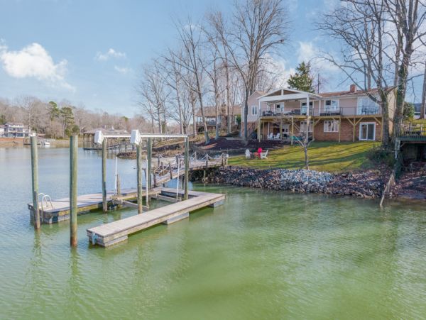 Lake Norman 5 Bedroom Home with Lake View