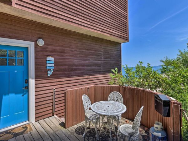 Wading River Vacation Home Three Bedroom On Beach