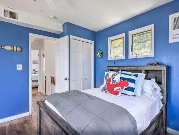Wading River Vacation Home Three Bedroom On Beach
