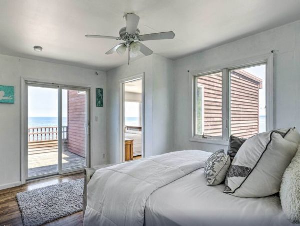 Wading River Vacation Home Three Bedroom On Beach