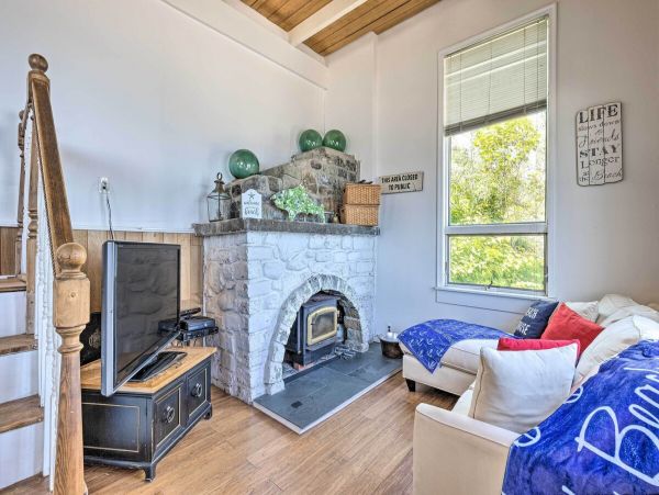 Wading River Vacation Home Three Bedroom On Beach
