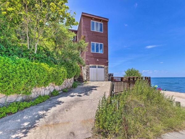 Wading River Vacation Home Three Bedroom On Beach