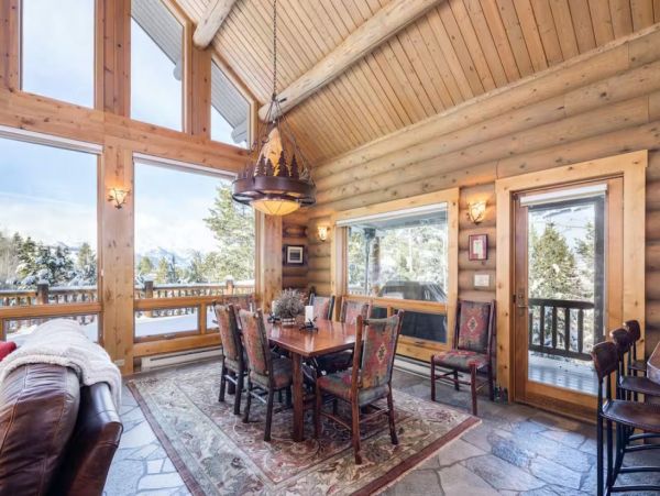 4 Bedroom + Loft Vacation Home in Jackson with Hot Tub