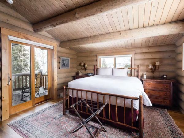 4 Bedroom + Loft Vacation Home in Jackson with Hot Tub