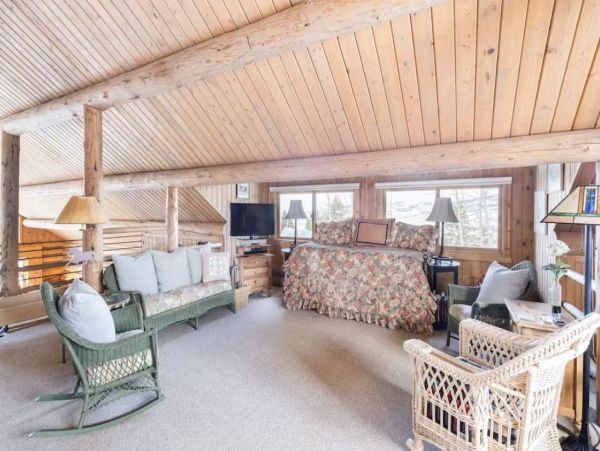 4 Bedroom + Loft Vacation Home in Jackson with Hot Tub