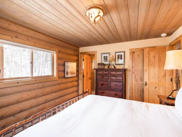 4 Bedroom + Loft Vacation Home in Jackson with Hot Tub
