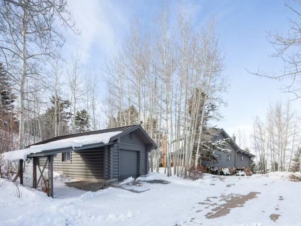 4 Bedroom + Loft Vacation Home in Jackson with Hot Tub
